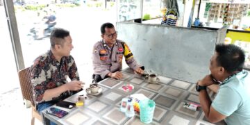 Bhabinkamtibmas Sambangi Warga di Pangkalan Kerinci, Imbau Jaga Kamtibmas