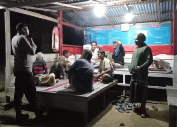 Polsek Kerumutan Cek Pos Kamling, Tingkatkan Keamanan dan Harkamtibmas Warga