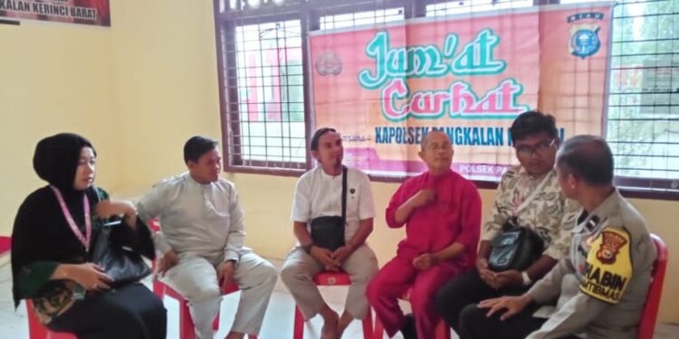 Jumat Curhat Polsek Pangkalan Kerinci, Warga Usulkan Aktifkan Siskamling dan Pembinaan Remaja