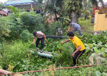 Polsek Ukui Gelar Gotong Royong, Wujudkan Lingkungan Bersih dan Pelayanan Prima