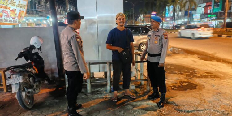 Polsek Pangkalan Kerinci Gelar Patroli Malam, Antisipasi C3 di Sejumlah Titik Rawan