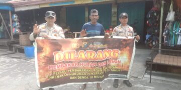 Polsek Kuala Kampar Sosialisasikan Maklumat Antisipasi Karhutla kepada Warga