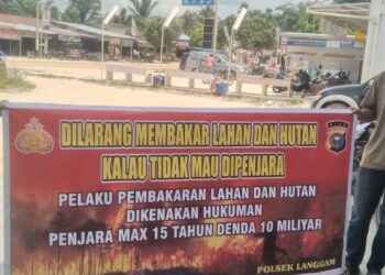 Polsek Langgam Sosialisasikan Larangan Membakar Hutan dan Lahan di Desa Segati