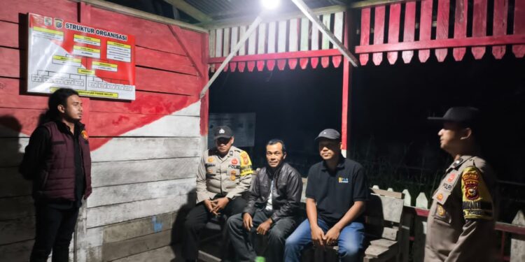 Polisi Cek Pos Kamling di Pangkalan Kuras, Warga Diajak Aktif Jaga Keamanan