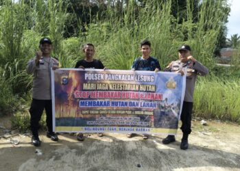 Patroli Karhutla di Pangkalan Lesung, Polsek Sosialisasikan Larangan Bakar Lahan ke Warga