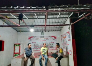 Polisi Cek Pos Kamling di Pangkalan Kerinci, Warga Diminta Aktif Jaga Keamanan Lingkungan