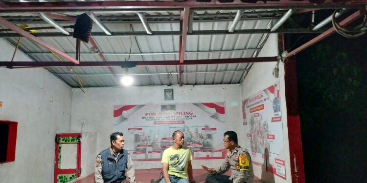 Polisi Cek Pos Kamling di Pangkalan Kerinci, Warga Diminta Aktif Jaga Keamanan Lingkungan