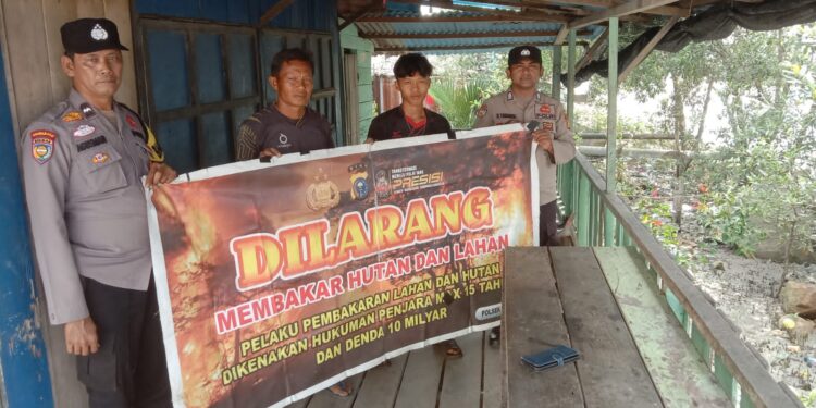 Polsek Kuala Kampar Sosialisasikan Larangan Karhutla, Tekankan Sanksi Pembakaran Lahan