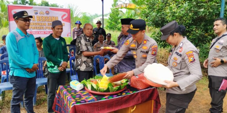 Diawali Doa Bersama, Pembangunan Jembatan Presisi Polri di Ukui Dikerjakan, Warga Sambut Antusias