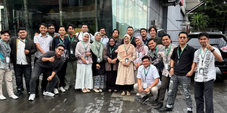 Wujud Kepedulian Sesama, Peserta LK III Badko HMI Sumut Gelar Aksi Berbagi