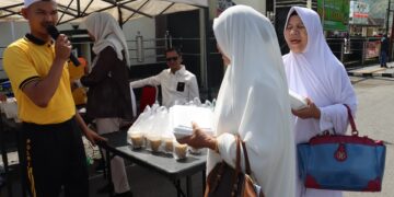 Polres Aceh Tengah Kembali Gelar “Jum’at Berbagi”, Bagikan Makanan dan Bubur Kacang Hijau untuk Warga