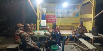 Polsek Kerumutan Cek Pos Kamling, Perkuat Harkamtibmas di Malam Hari