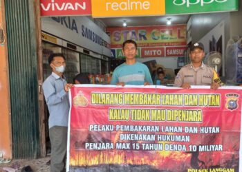 Polsek Langgam Sosialisasikan Larangan Karhutla kepada Warga Desa Segati