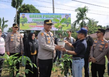 Polres Kampar Gelar “Goes To Campus” di STIE Bangkinang, Tanam 50 Pohon untuk Peduli Lingkungan dan Cegah Karhutla