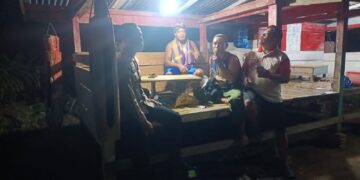 Polsek Kerumutan Cek Pos Kamling, Perkuat Harkamtibmas di Desa Beringin Makmur