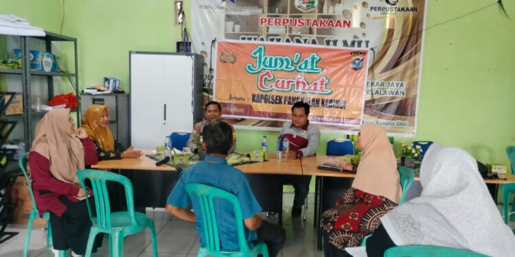 Jumat Curhat di Desa Mekarjaya, Warga dan Polisi Perkuat Sinergi Jaga Kamtibmas