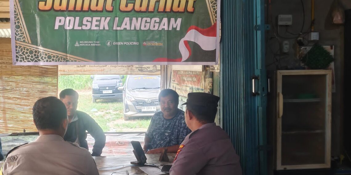 Polisi Langgam Gelar Jumat Curhat, Warga Sampaikan Keluhan Kamtibmas