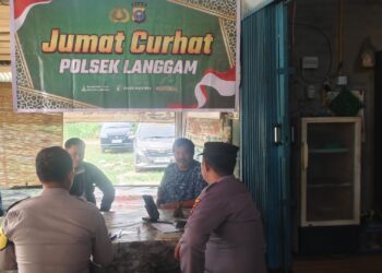 Polisi Langgam Gelar Jumat Curhat, Warga Sampaikan Keluhan Kamtibmas