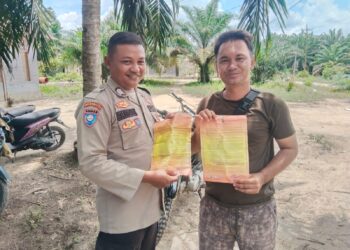 Polisi Gencarkan Patroli Karhutla, Sosialisasikan Maklumat Kapolda Riau kepada Warga 