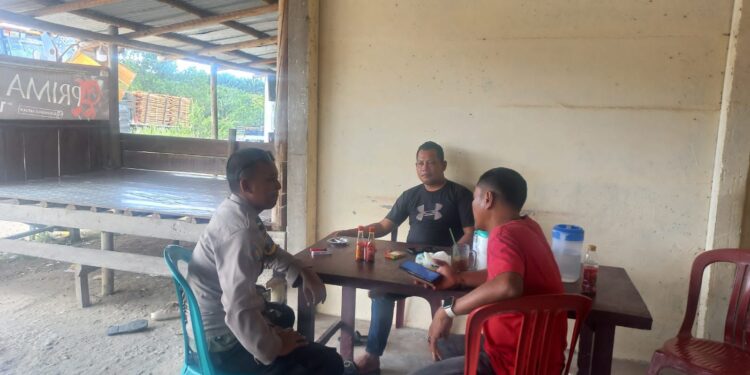 Bhabinkamtibmas Langgam Sambangi Warga, Sosialisasikan Bahaya Narkoba hingga Karhutla