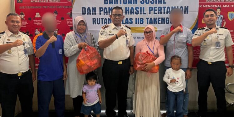 Peringatan HBP Ke 62, Karutan Takengon Rusli Kembali Serahkan Bantuan Keluarga Warga Binaan