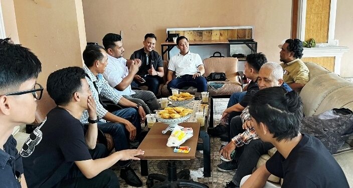 KBO Satresnarkoba Polres Gowa Silaturahmi dengan Awak Media dan Mahasiswa