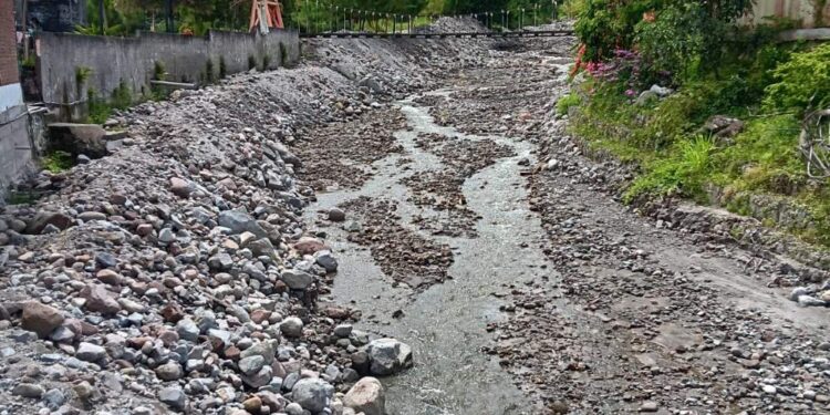 Luapan Air Sungai Wih Gile Damaran Baru Hantui Warga Dikala Musim Penghujan