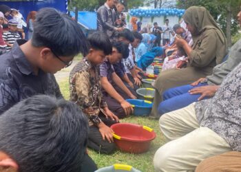 Perpisahan Penuh Haru, SMPN 37 Takengon Angkat Kearifan Adat Gayo Pelepasan Siswa