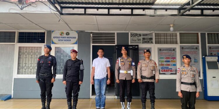 Personel Brimob Batalyon D Pelopor Polda Aceh Sambangi Rutan Takengon 