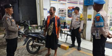 Patroli Malam Polsek Pangkalan Kerinci Sasar Pusat Perbelanjaan, Antisipasi C3 dan Jaga Kamtibmas