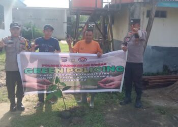 Dukung Green Policing, Polres Pelalawan Tanam Bibit Pohon di Pangkalan Kuras