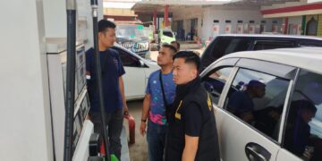 Kapolsek Ukui Turun Langsung, Cek Stok BBM di SPBU: Antrian Dipicu Keterlambatan Distribusi dan Kuota Menyusut