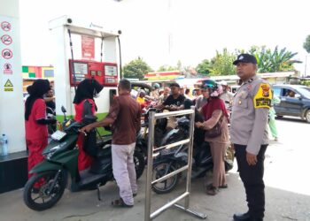 SPBU Lubuk Terap Alami Antrean, Polisi Lakukan Pengamanan