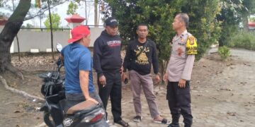 Bhabinkamtibmas Pangkalan Kerinci Barat Gencarkan Sambang Warga, Sampaikan Imbauan Kamtibmas