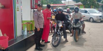 Polsek Bunut Monitoring Stok BBM di SPBU Lubuk Terap, Antisipasi Kelangkaan dan Antrean