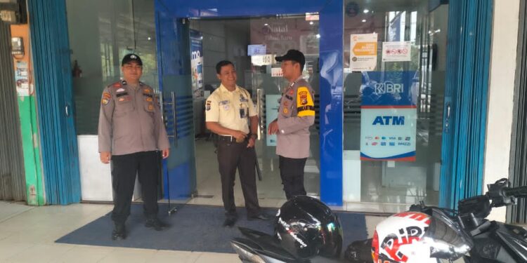 Patroli Dialogis, Polsek Pangkalan Lesung Antisipasi Kejahatan C3 di Sejumlah Titik Rawan