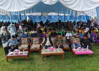 Pebriyan Winaldi Hadiri Wisuda Santri MDTA se-Kecamatan Kampa Guru dan Masyarakat Doakan Jadi Pemimpin Masa Depan Kampar