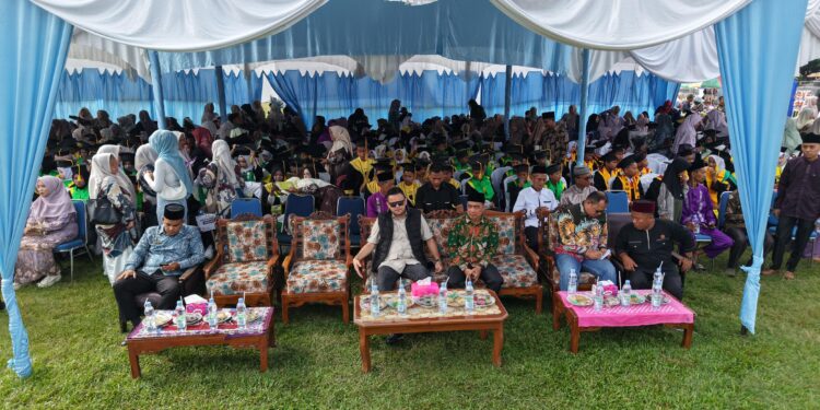 Pebriyan Winaldi Hadiri Wisuda Santri MDTA se-Kecamatan Kampa Guru dan Masyarakat Doakan Jadi Pemimpin Masa Depan Kampar