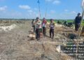 Dukung Swasembada Pangan 2026, Empat Personel Polsek Siak Hulu Cek Penanaman Jagung Kuartal II di Lahan KOPPSA-M”