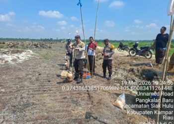 Dukung Swasembada Pangan 2026, Empat Personel Polsek Siak Hulu Cek Penanaman Jagung Kuartal II di Lahan KOPPSA-M”