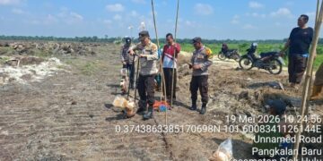 Dukung Swasembada Pangan 2026, Empat Personel Polsek Siak Hulu Cek Penanaman Jagung Kuartal II di Lahan KOPPSA-M”