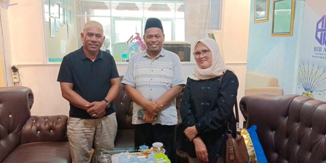 Zakaria Kunjungi Kantor Bir Ali Tour Dan Travel Pusat