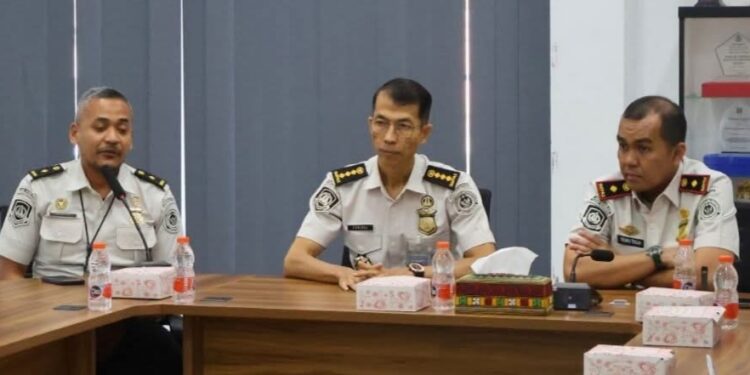 Kantor Imigrasi Takengon Melaksanakan Pemantauan Dan Evaluasi Layanan Keimigrasian