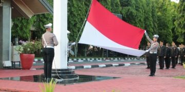 Peringati Harkitnas ke-118, Polda Sulsel Gelar Upacara Pengibaran Bendera Merah Putih