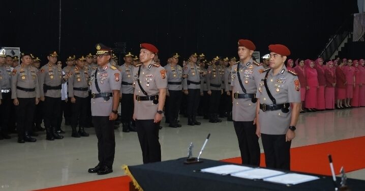 Kapolda Sul-sel Pimpin Pelantikan Wakapolda Dan Dirreskrimum Serta Sertijab Dirreskrimsus,